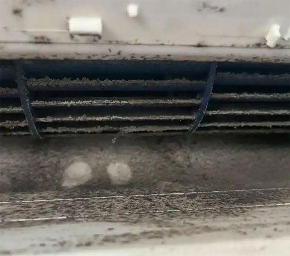 弥渡空调吹的风有股烧焦味是怎么回事